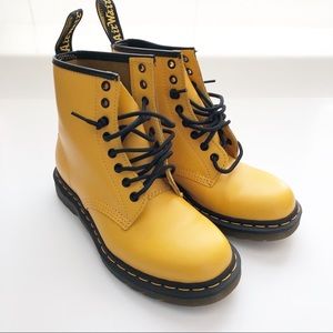 Dr. Martens 1460 yellow smooth Leather boots 8